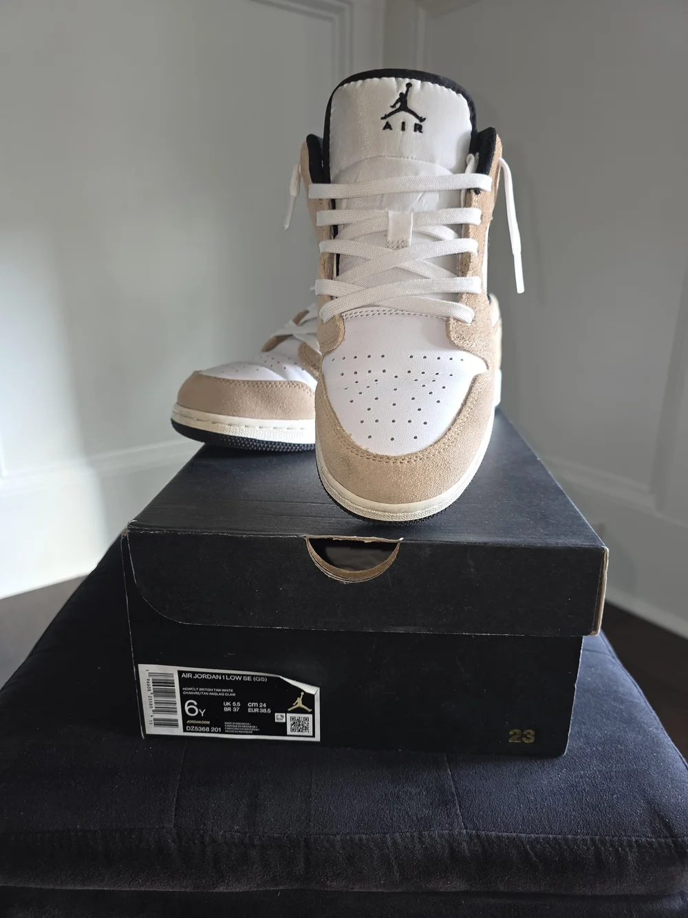 Back To School Jordan Kids' Low-Top Sneakers in White and Tan